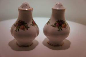 Royal Albert met bloemmotief